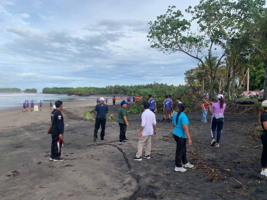 Gerakan Bersama Bersih Pantai